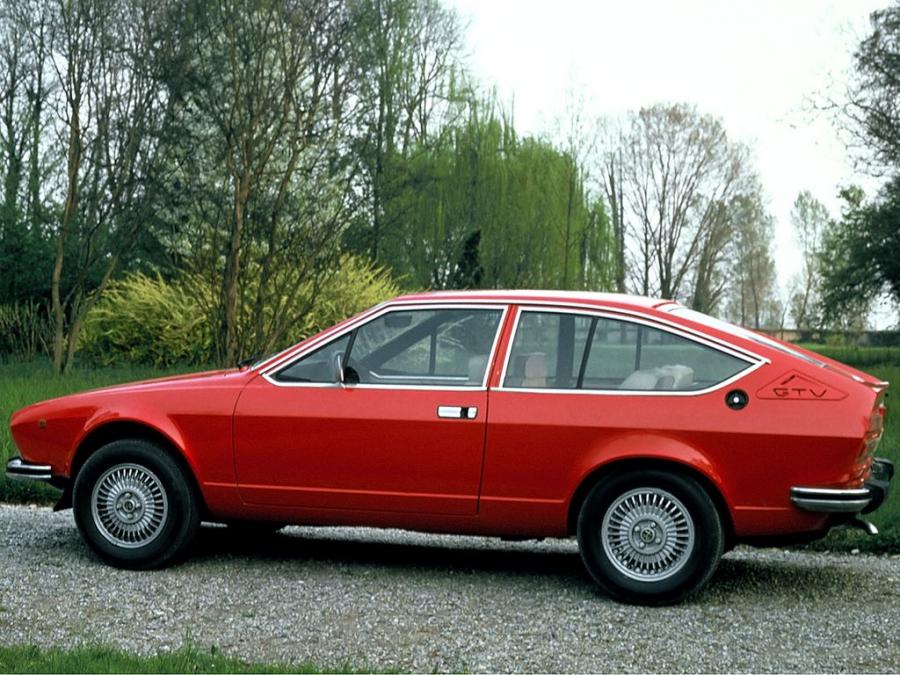 Alfa Romeo Alfetta GTV (116) 1976 года  (фото 5 из 9)